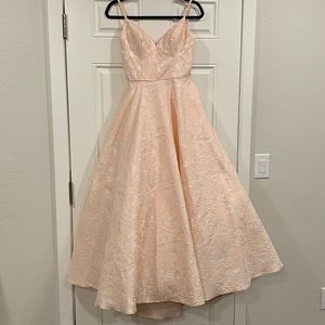 Alyce Paris size 2 dress. Pink with pockets.